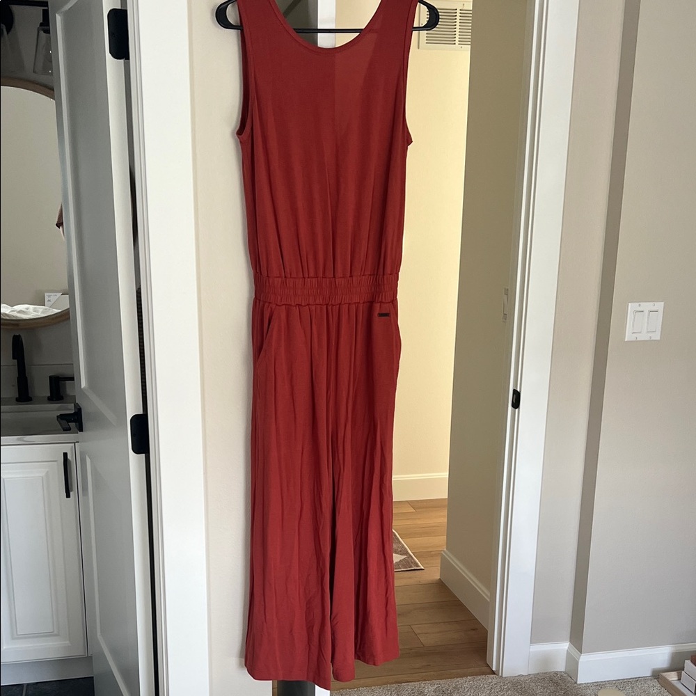 Burnt orange MPG women’s Jumper with V back